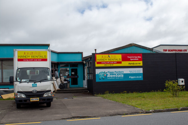 Piggy_packers_location_in_porirua